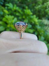 Load image into Gallery viewer, A8176: Vintage: Large (15ct) Lilac Amethyst 9ct Gold Cocktail Ring- Hallmarked in 1967
