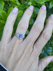 8133: Vintage: 9crt White Gold Vibrant Blue Tanzanite 20 Diamonds Dress Ring- lovely combination