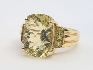 8270: Vintage: 9ct Gold Statement Large Yellow Beryl 6 Peridot Cocktail Ring