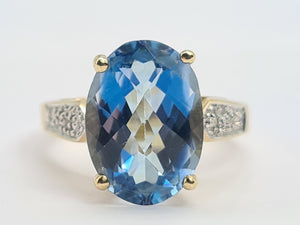 8273:Vintage: 9ct Gold Large Ocean Blue Spinel Diamonds Cocktail Ring