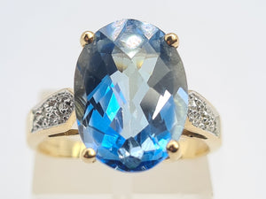 8273:Vintage: 9ct Gold Large Ocean Blue Spinel Diamonds Cocktail Ring