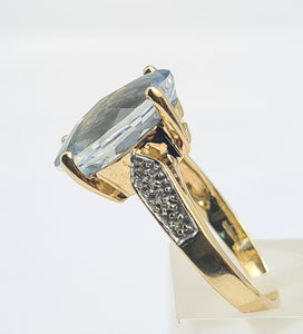 8273:Vintage: 9ct Gold Large Ocean Blue Spinel Diamonds Cocktail Ring