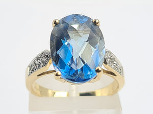 8273:Vintage: 9ct Gold Large Ocean Blue Spinel Diamonds Cocktail Ring