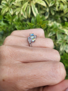 8138: Vintage: 9ct White Gold Mercury Topaz Trilogy Diamonds Ring- wonderful colours