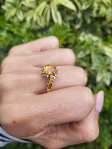 8224: Vintage 9ct Gold 9 Lemon/Orange Citrines 10 Round Cut Diamonds Ring