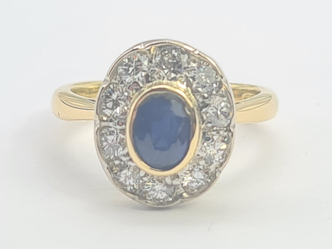 9056: Vintage Old: 18ct Gold French Blue Sapphire Diamonds Cluster Ring