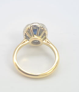 9056: Vintage Old: 18ct Gold French Blue Sapphire Diamonds Cluster Ring