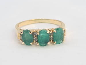 8290:  Vintage: 14ct Gold Emerald Trilogy 8 Diamonds Dress Ring