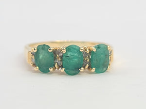 8290:  Vintage: 14ct Gold Emerald Trilogy 8 Diamonds Dress Ring