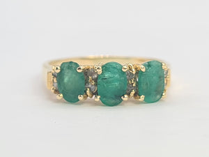 8290:  Vintage: 14ct Gold Emerald Trilogy 8 Diamonds Dress Ring