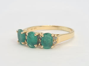 8290:  Vintage: 14ct Gold Emerald Trilogy 8 Diamonds Dress Ring