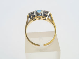 8295: Vintage: 18ct Gold Blue Aquamarine Twin Diamonds Dress Ring- date mark 1973