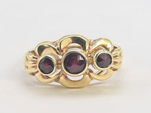 Load image into Gallery viewer, 8296: Vintage: 14ct Gold Rich Red Garnets Dress Ring
