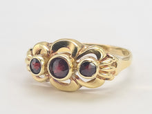 Load image into Gallery viewer, 8296: Vintage: 14ct Gold Rich Red Garnets Dress Ring
