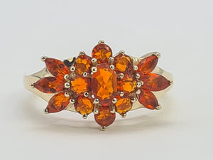 8309: Vintage: Petite 9ct Gold Citrine & Cluster Ring extraordinary cut and colour