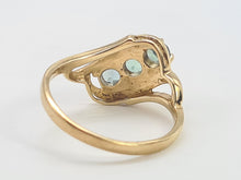 Load image into Gallery viewer, 8314: Vintage: 9ct Gold Mint Green Topaz Trilogy Ring- elegant, eye candy
