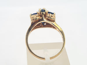 8311: Vintage: Ornate 9ct Gold Geometric Set Sapphires Ring- Date Mark 1975