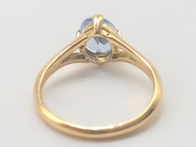 Load image into Gallery viewer, A7050: Vintage &amp; Exquisite 18ct Gold Blue Aquamarine Solitaire Ring- gorgeous stone, understated beauty.
