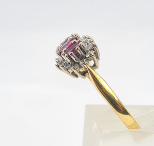 8334:  Vintage: 18ct Gold Vibrant Red Rubies 16 Diamonds Cocktail Ring