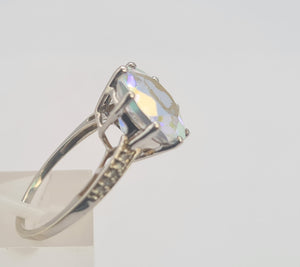 A8338: Vintage; 9ct Gold Large Mercury Topaz 10 Diamonds Cocktail Ring