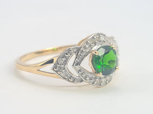 6134:Vintage: 9ct Gold Green Diopside Diamonds Dress Ring- sparkling delight