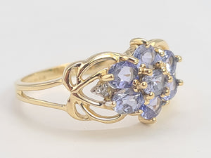 A8350: Vintage; 9ct Gold Blue Tanzanites Round Cut Diamonds Dress Ring- lovely, fresh combination