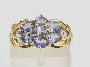 A8350: Vintage; 9ct Gold Blue Tanzanites Round Cut Diamonds Dress Ring- lovely, fresh combination