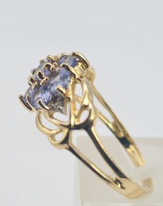 A8350: Vintage; 9ct Gold Blue Tanzanites Round Cut Diamonds Dress Ring- lovely, fresh combination