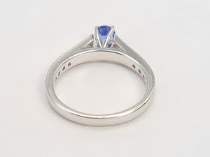 8354: Vintage: 18ct White Gold Blue Tanzanite 16 Diamonds Dress Ring- crisp, clean, eye candy