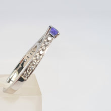 Load image into Gallery viewer, 8354: Vintage: 18ct White Gold Blue Tanzanite 16 Diamonds Dress Ring- crisp, clean, eye candy
