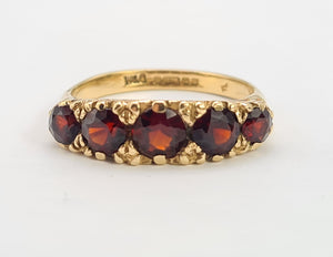 0097: Vintage: 9ct Gold Garnets Five Stone Stacker/Dress Ring- Date Mark 1971