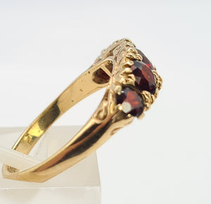 0097: Vintage: 9ct Gold Garnets Five Stone Stacker/Dress Ring- Date Mark 1971