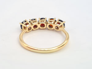 8293: Vintage: 9ct Gold Vibrant Red Round Cut Garnets Stacker/ Dress Ring- lovely symmetry