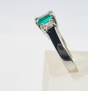 8327: Vintage: Platinum Emerald Cut Emerald Princess Cut Diamonds Ring