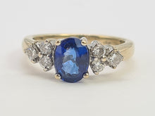 Load image into Gallery viewer, 8244: Vintage: 18ct Gold Ceylon Blue Sapphire Diamonds Ring- exquisite
