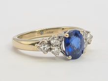 Load image into Gallery viewer, 8244: Vintage: 18ct Gold Ceylon Blue Sapphire Diamonds Ring- exquisite
