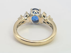 8244: Vintage: 18ct Gold Ceylon Blue Sapphire Diamonds Ring- exquisite