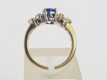 Load image into Gallery viewer, 8244: Vintage: 18ct Gold Ceylon Blue Sapphire Diamonds Ring- exquisite
