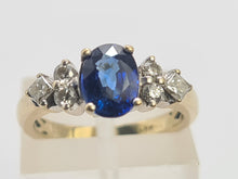 Load image into Gallery viewer, 8244: Vintage: 18ct Gold Ceylon Blue Sapphire Diamonds Ring- exquisite
