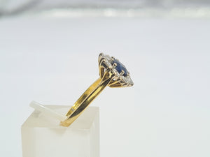 9107: Vintage Exceptional 18ct Gold Blue Sapphire Round Cut Diamonds (1ct) Flower Head Ring