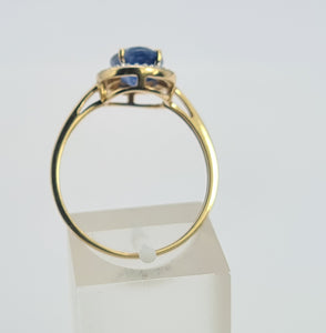 0065: Vintage: 9ct Gold Persian Blue Sapphire Diamonds Dress Ring- lovely cut and colour