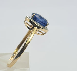 0065: Vintage: 9ct Gold Persian Blue Sapphire Diamonds Dress Ring- lovely cut and colour