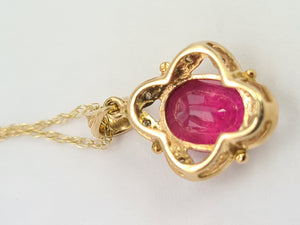 A0197: Vintage: 9ct Gold Voluptuous Rich Red Ruby Diamonds Pendant & Necklace- exquisite