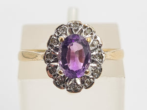 0096: Vintage:9ct Gold Oval Amethyst 12 Diamond Halo Ring-