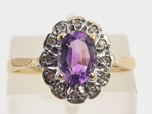 0096: Vintage:9ct Gold Oval Amethyst 12 Diamond Halo Ring-