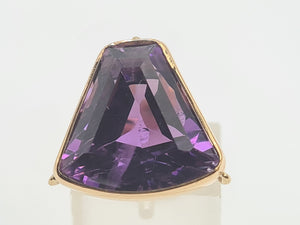 A0187: Vintage: Old 9ct Gold Trillian Cut Purple Amethyst Signet Ring