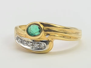 A0190: Vintage: 18ct Gold Emerald Diamonds Snake Ring perfect harmony