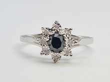 Load image into Gallery viewer, 0261: Vintage: 9ct White Gold Black &amp; White Diamonds Floral Cluster Ring.
