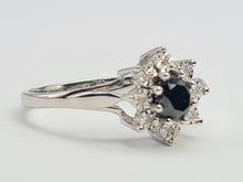 Load image into Gallery viewer, 0261: Vintage: 9ct White Gold Black &amp; White Diamonds Floral Cluster Ring.
