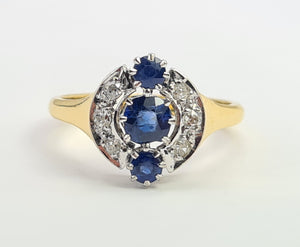 9102: Antique: 18ct Gold Art Deco Cornflower Blue Sapphires Diamonds Geometric Set Ring - almost 100 years